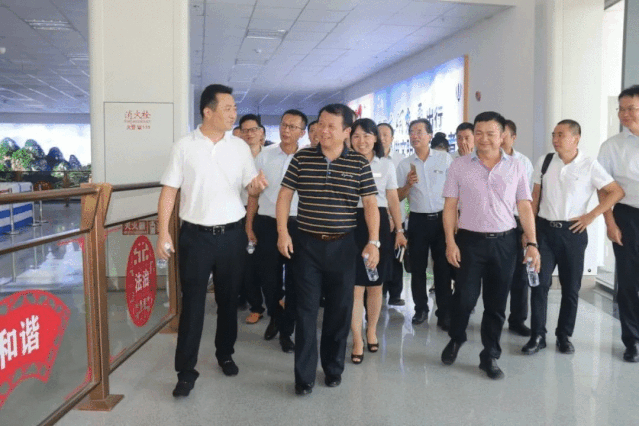 王曉、郭曉慶一行深入吉安長(zhǎng)運(yùn)、吉安公交調(diào)研指導(dǎo)