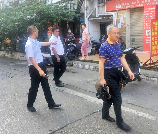 戴豪贛督導(dǎo)長鴻物業(yè)文明創(chuàng)建、疫情防控及安全生產(chǎn)工作