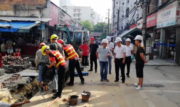 我為群眾辦實(shí)事 || 長(zhǎng)運(yùn)物業(yè)：?“白改黑”工程順利竣工