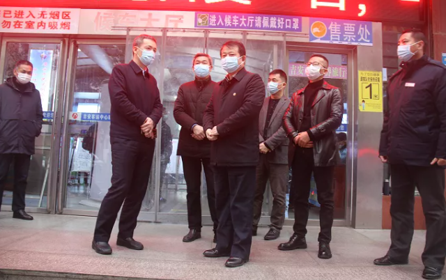 胡海洋檢查吉安長(zhǎng)運(yùn)中心汽車(chē)站春運(yùn)工作