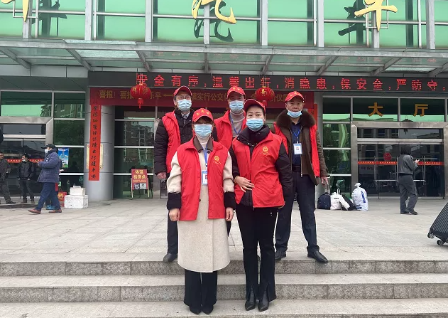 景德鎮(zhèn)長運(yùn) 樂平公司開展黨員助力春運(yùn)志愿服務(wù)活動