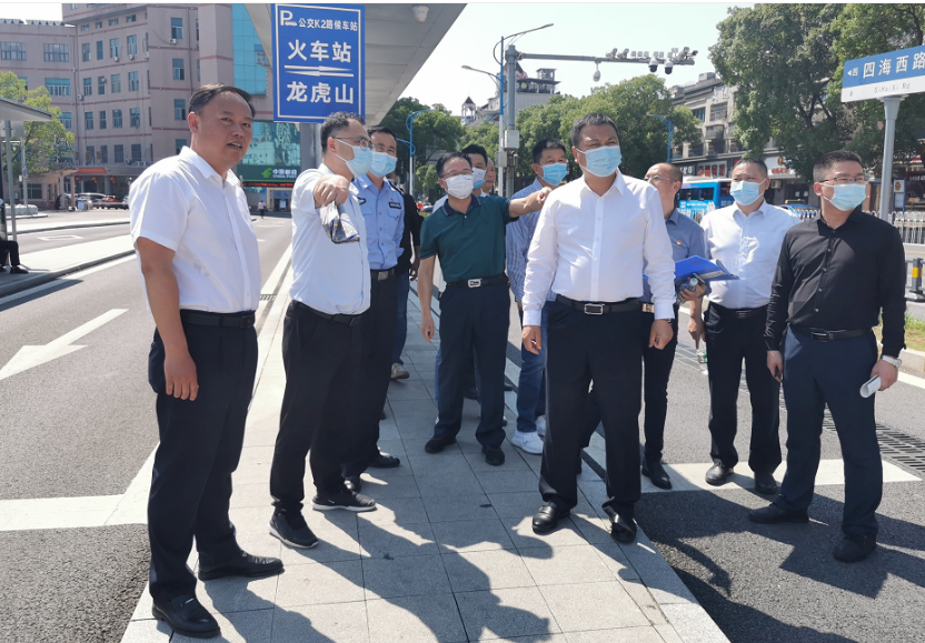 鷹潭公交 協(xié)調(diào)優(yōu)化火車站公交?？奎c(diǎn)    助力消除交通安全隱患