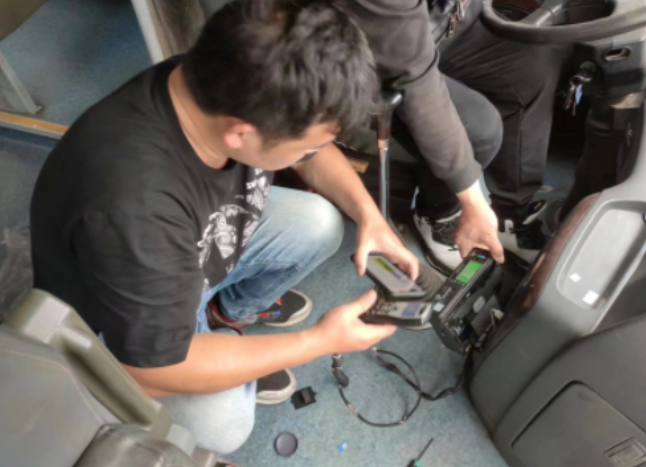 馬鞍山長(zhǎng)客  含山長(zhǎng)運(yùn)公交公司開展北斗監(jiān)控設(shè)備檢修活動(dòng)