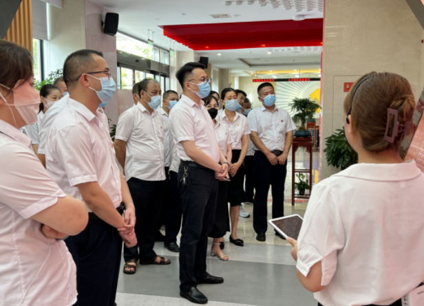 馬鞍山長客 參觀黨群服務(wù)中心 不忘初心跟黨走