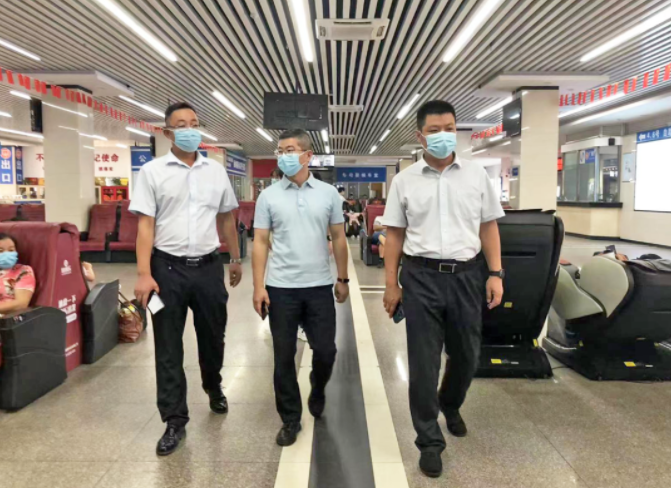 南昌交通集團(tuán)綜治安全組督導(dǎo)都市城際公交、長(zhǎng)運(yùn)物業(yè)文明創(chuàng)建等工作