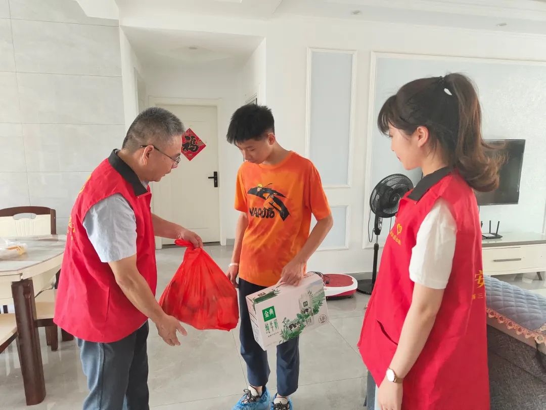 九江長運 關心幫扶困難學生 端午佳節(jié)情暖人心