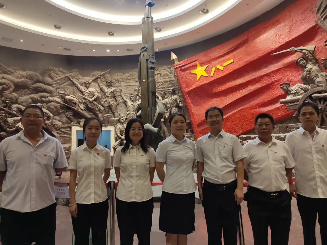 長(zhǎng)運(yùn)物業(yè):開(kāi)展8月主題黨日活動(dòng)