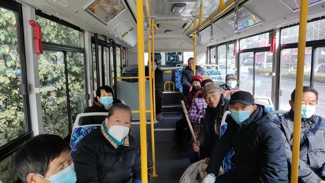 馬鞍山長(zhǎng)客?：201、204公交讓群眾“乘”心如意