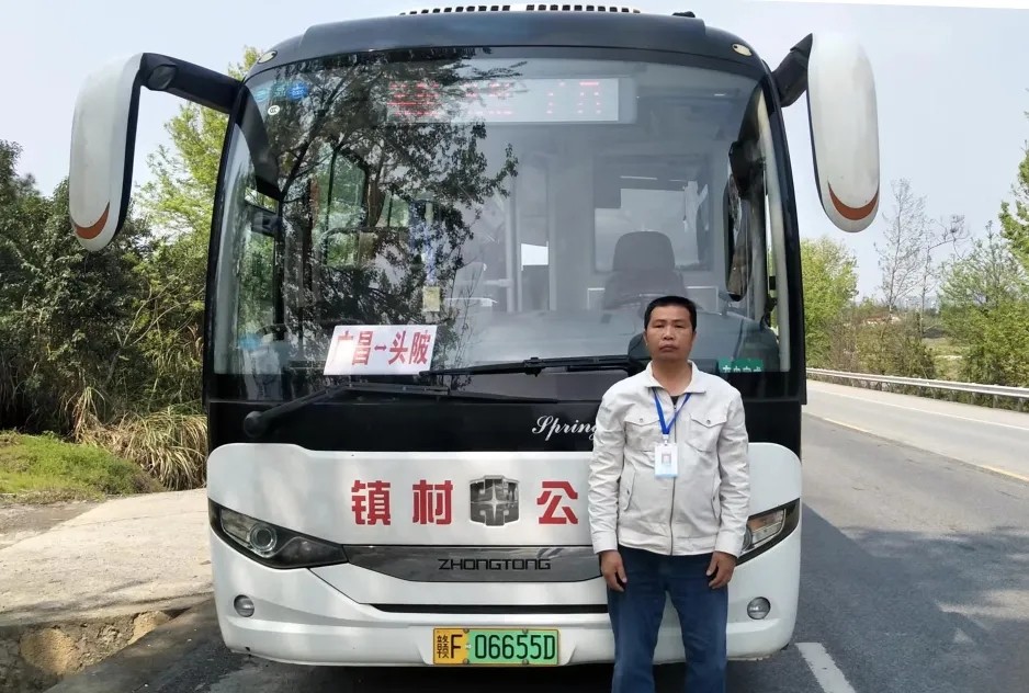 撫州長運(yùn)：路遇車禍 公交駕駛員第一時間救人