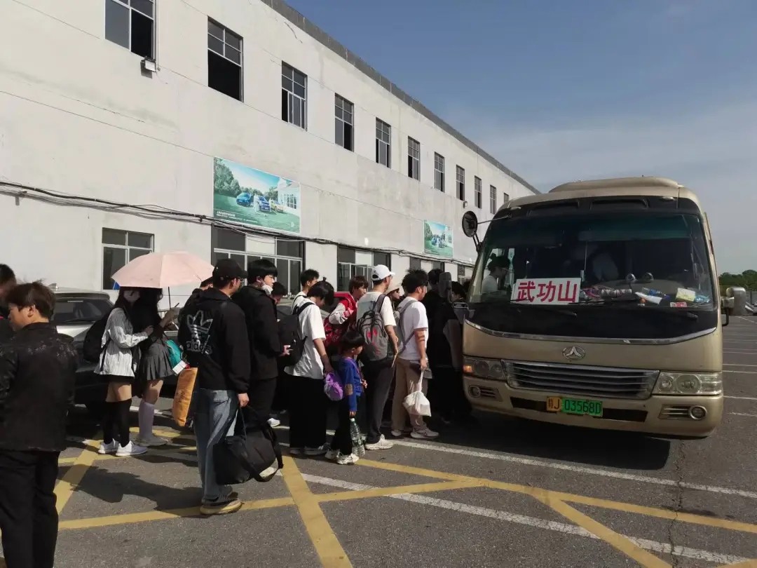 萍鄉(xiāng)長運(yùn):武功山旅游專線 用心蹚出發(fā)展新路子