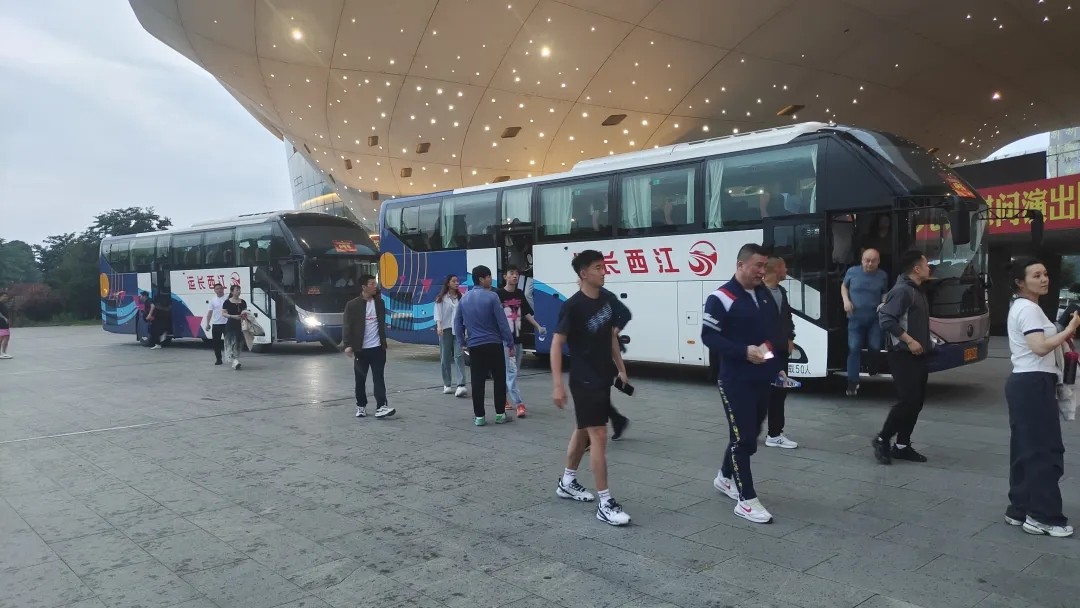 九江長運:護航羽毛球友誼賽