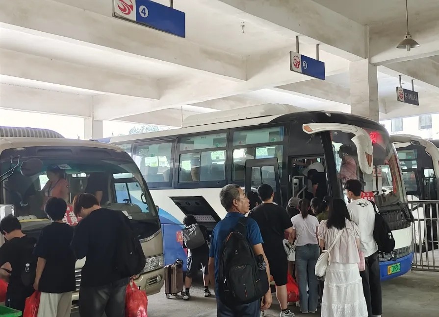 生產(chǎn)經(jīng)營 || ??撫州長運：宜黃分公司積極應對節(jié)后返程客流高峰