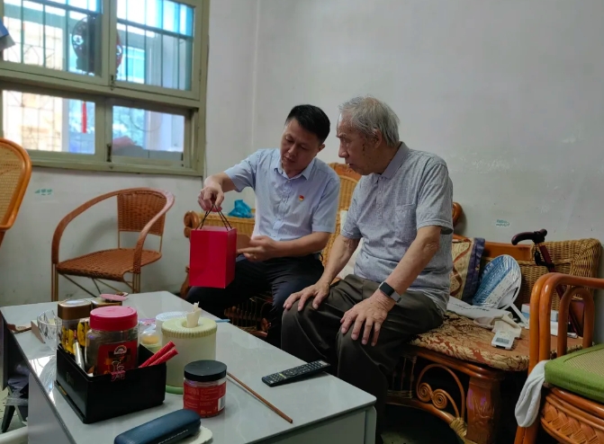 萍鄉(xiāng)長運：濃濃關懷情 溫暖黨員心