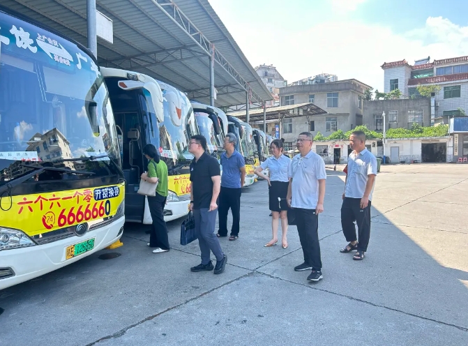 上饒汽運:省交通運輸綜合行政執(zhí)法局到上饒汽運開展安全督導(dǎo)