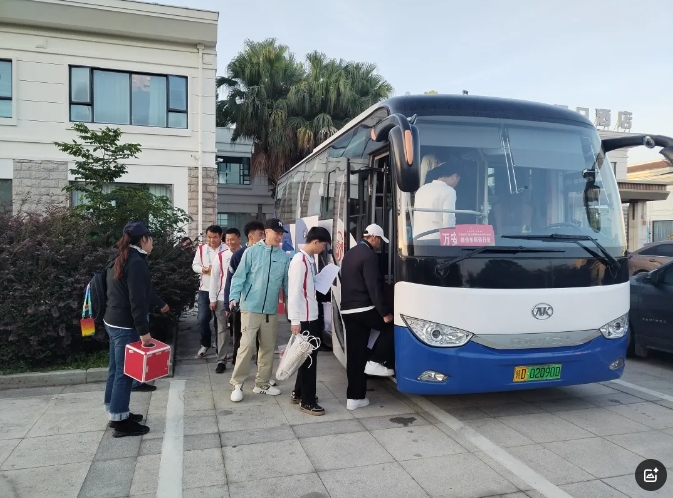 吉安公司:萬(wàn)安長(zhǎng)運(yùn)圓滿完成龍舟賽運(yùn)輸保障工作