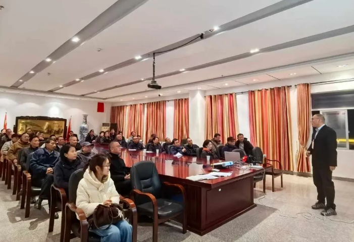 婺源公交：開展消防安全知識培訓(xùn)及疏散、滅火演練