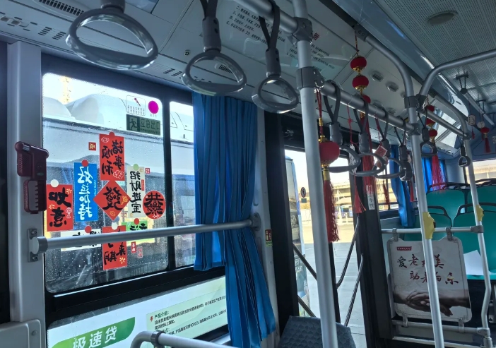 馬鞍山長(zhǎng)客:裝扮車(chē)廂 喜迎新春