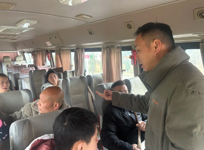 景德鎮(zhèn)長(zhǎng)運(yùn):備戰(zhàn)寒潮 守護(hù)市民出行