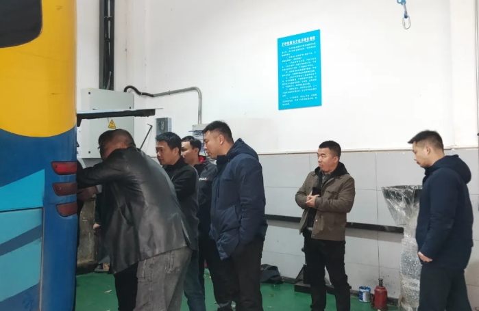 都市城際公交：省、市、區(qū)聯(lián)合開展老舊車輛隱患排查工作檢查與指導(dǎo)