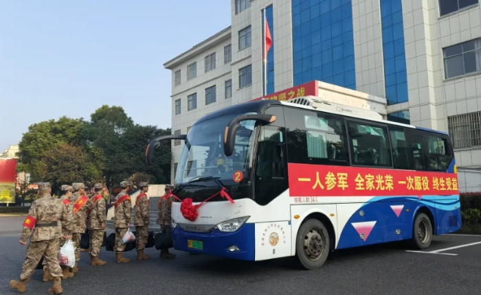 撫州長(zhǎng)運(yùn):助力新兵啟程 共筑國(guó)防新篇