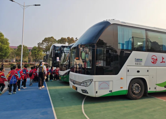 上饒汽運：鎮(zhèn)村公交全力護航研學之旅