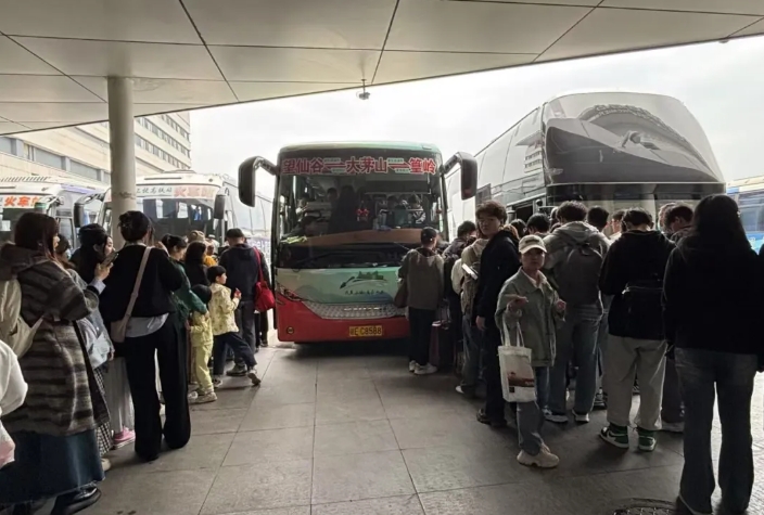 上饒汽運：景區(qū)直通車 創(chuàng)新出行體驗